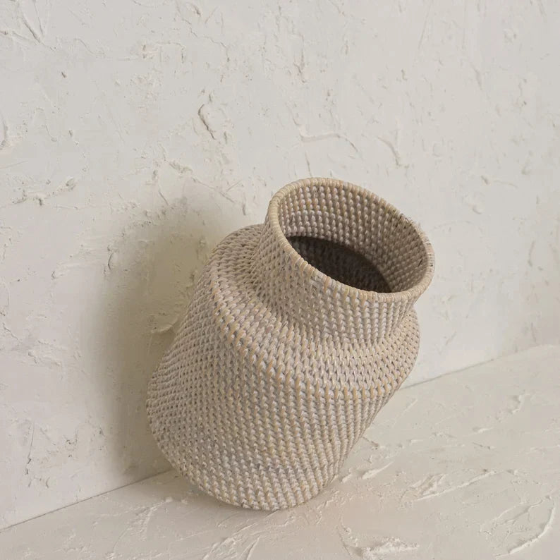 Wicker woven vase in 2 colours