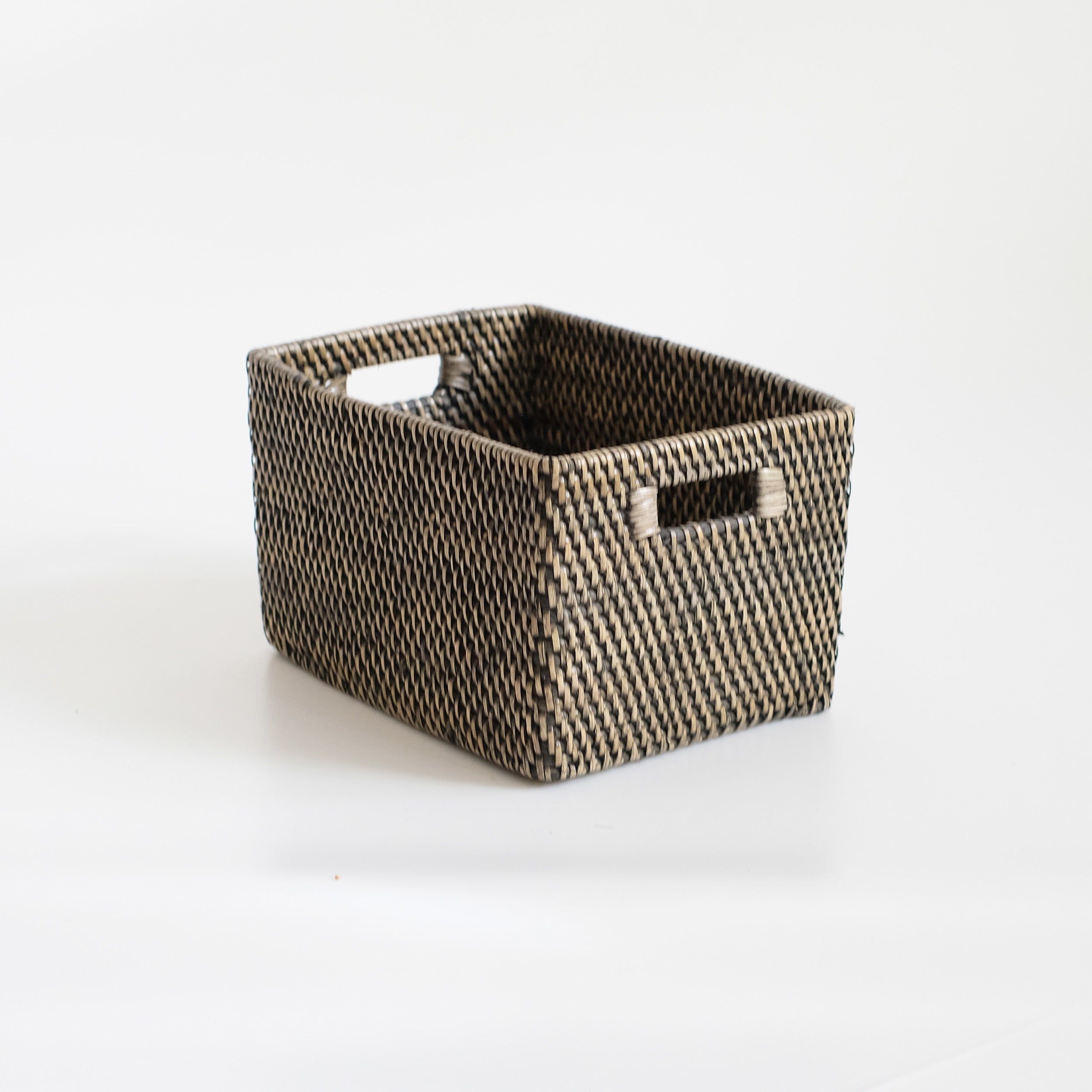Colourful rattan storage baskets in 4 colours
