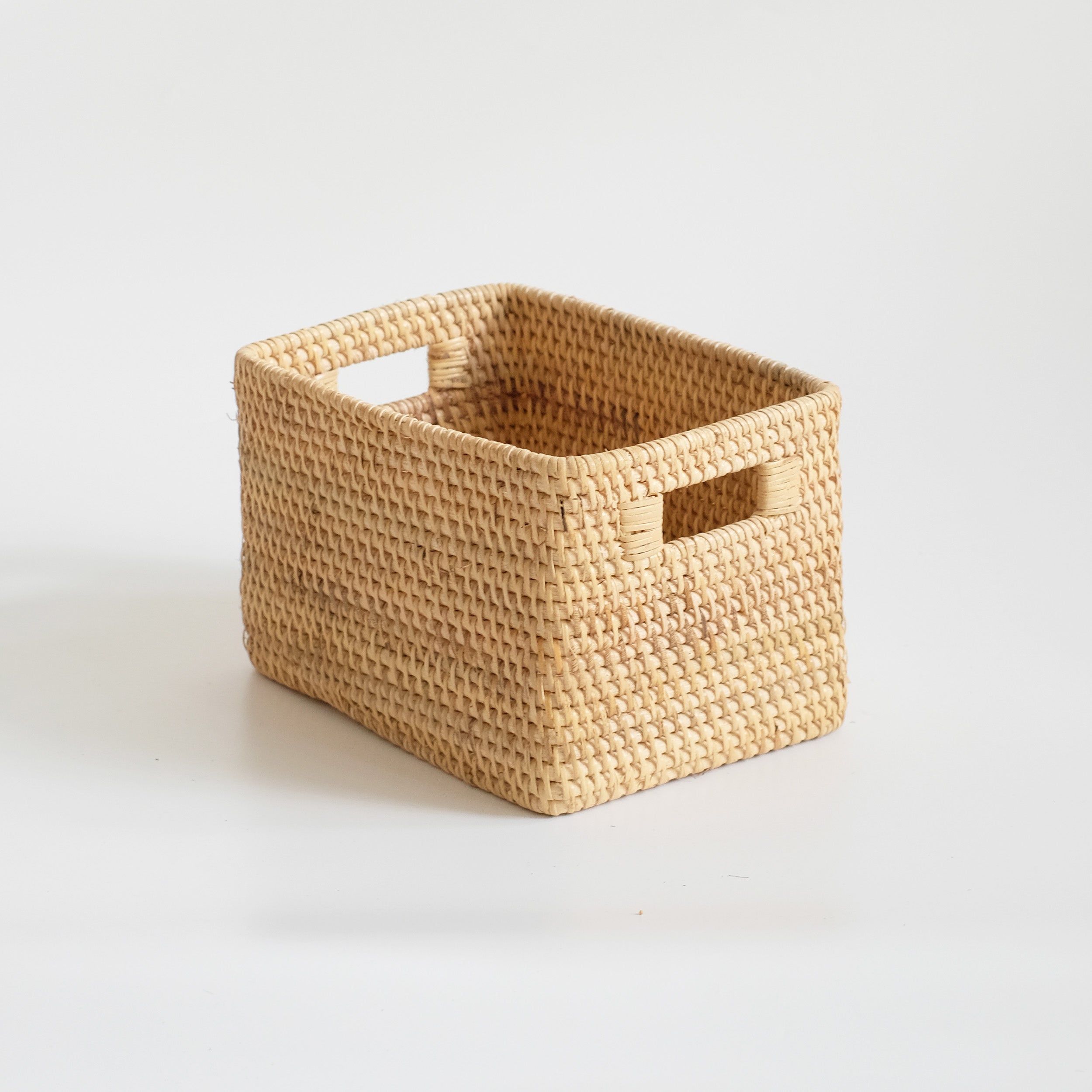 Colourful rattan storage baskets in 4 colours